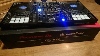 Na sprzedaż nowy 4-kanałowy kontroler Pioneer DJ DDJ-1000 dla rekordbo Na sprzedaż nowy 4-kanałowy kontroler Pioneer DJ DDJ-1000 dla rekordbo