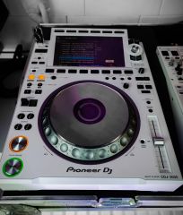 Pioneer CDJ-3000 Multi Player = 1400EUR/Pioneer CDJ-2000NXS = 1000EUR Pioneer CDJ-3000 Multi Player = 1400EUR/Pioneer CDJ-2000NXS = 1000EUR