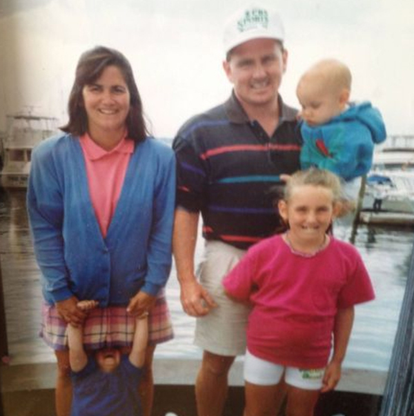 family-photo-gone-wrong-skirt
