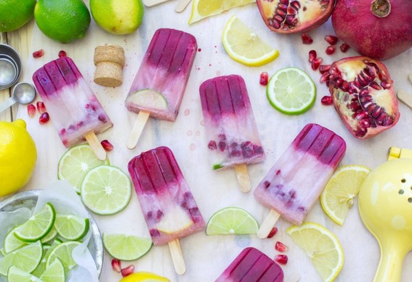 Pomegranate-Champagne-Sangria-Popsicle-790x541