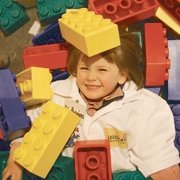/m/k/m/ChildLego.jpg