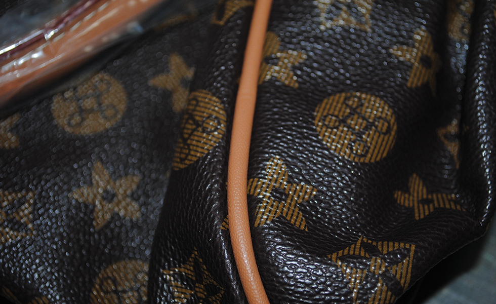 Louis Vuitton fake bag
