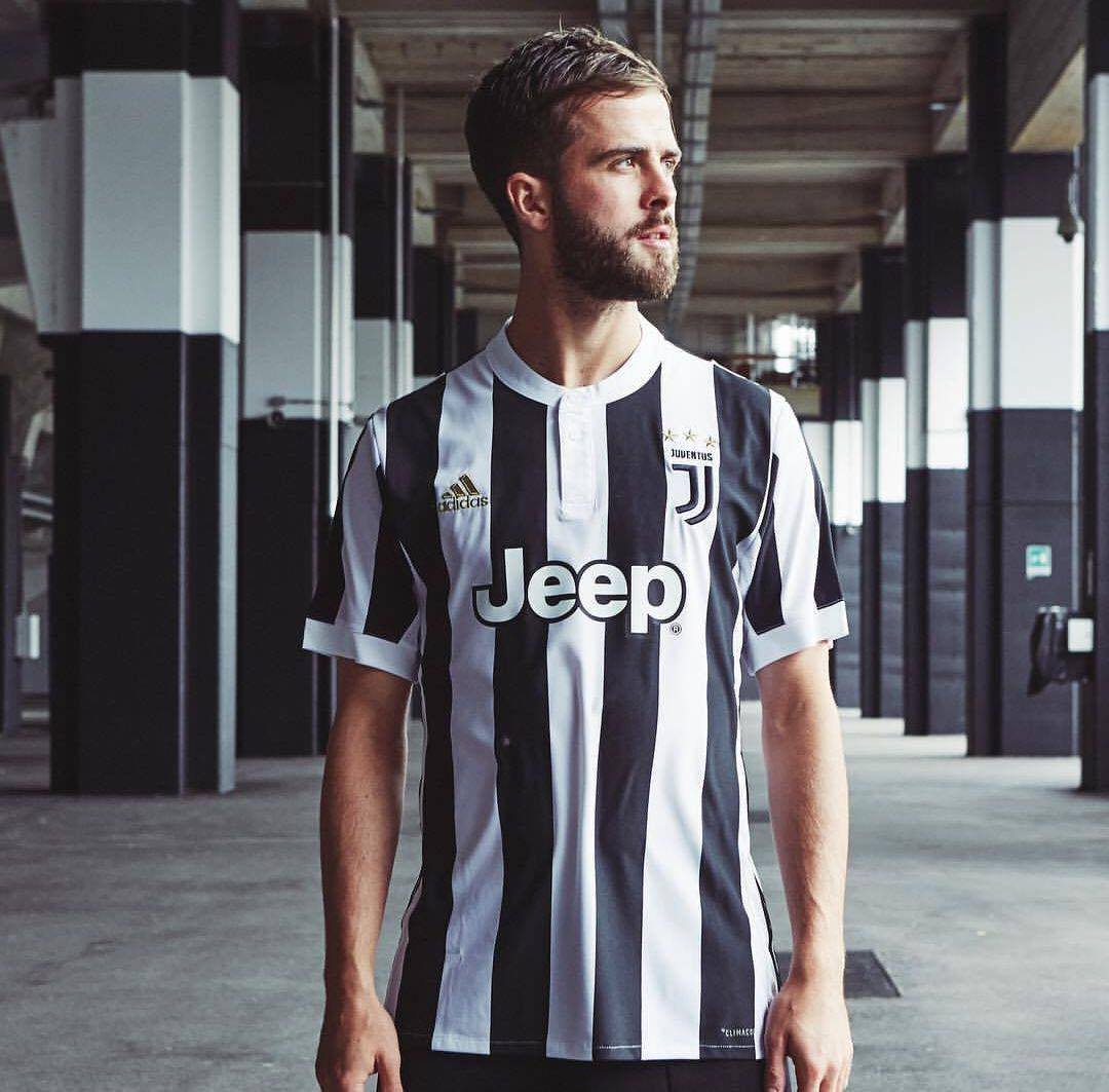 pjanic.juve.maglia.2017.18.jpg