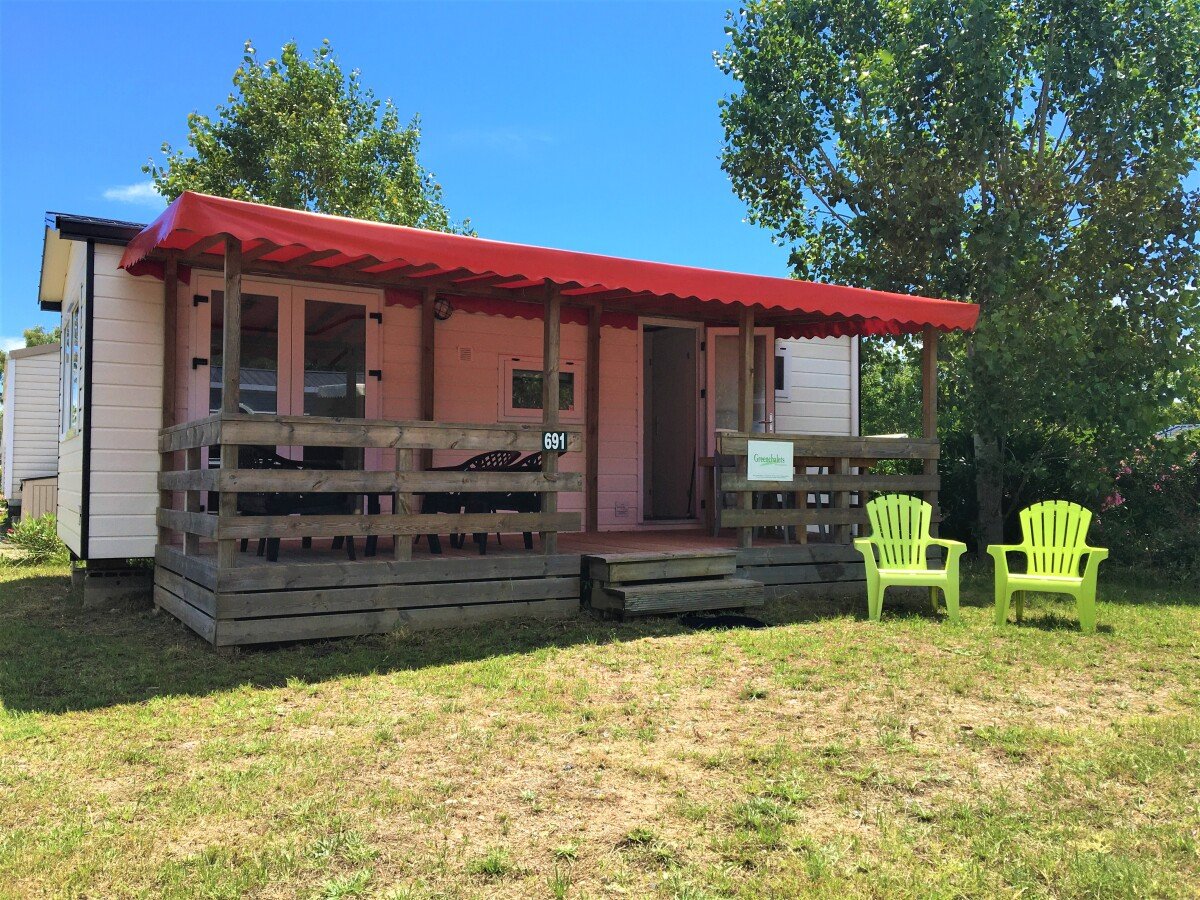Campingurlaub / Wohnmobil 2 Schlafzimmer, mit Pool
