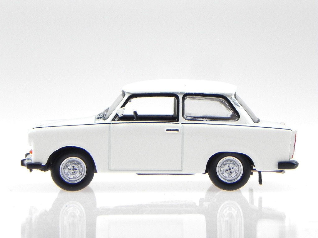 Trabant 601 1980 weiss Modellauto 1:43