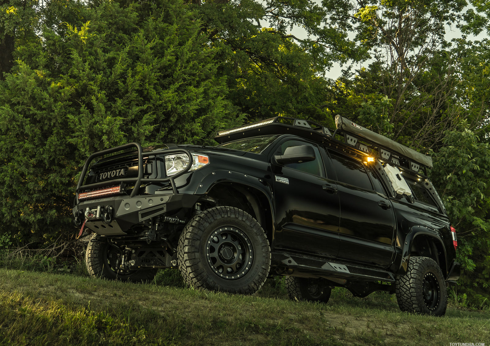 TOYOTA TUNDRA COSTNER
