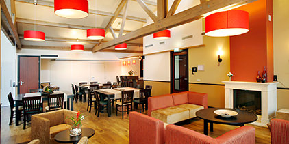 Eetkamer en bar