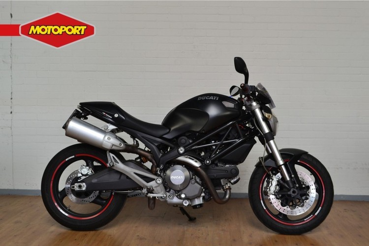 Ducati MONSTER 696 ABS