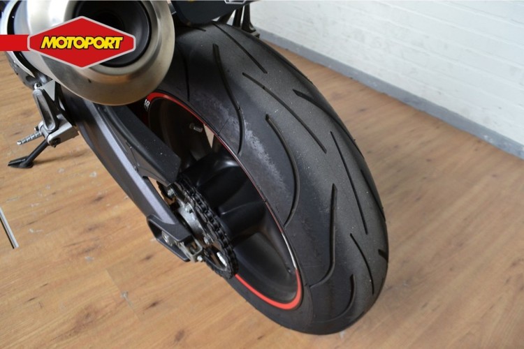 Ducati MONSTER 696 ABS