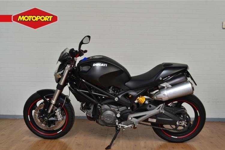 Ducati MONSTER 696 ABS
