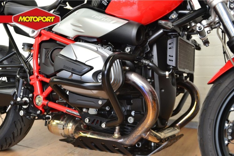 BMW R NINE T
