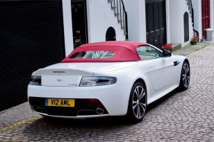 Aston Martin V12 Vantage 2009