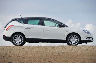 Lancia Delta 2011 - 2014