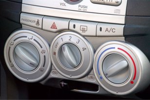 Daihatsu Sirion 2005 - 2009