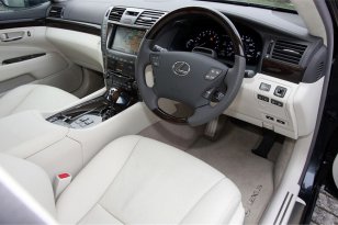 Lexus LS 600h 2006 - 2012