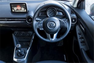 Mazda 2 2015