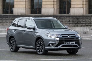 Mitsubishi Outlander PHEV 2014