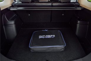 Mitsubishi Outlander PHEV 2014