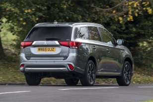 Mitsubishi Outlander PHEV 2014