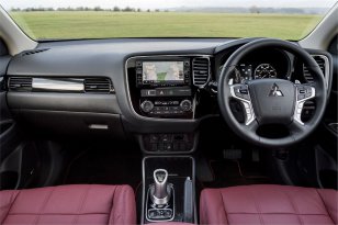 Mitsubishi Outlander PHEV 2014