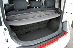 Nissan Cube 2010 - 2011