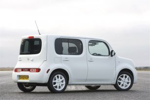 Nissan Cube 2010 - 2011