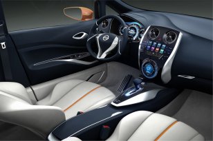 Nissan Invitation 2012