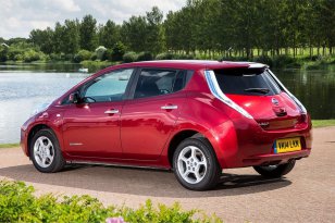 Nissan LEAF 2 2011