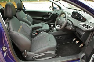 Peugeot 208 2012