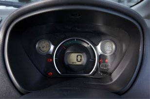 Peugeot IOn 2011