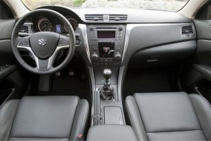 Suzuki Kizashi 2012 - 2014