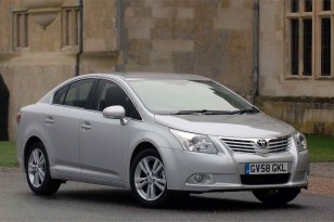 Toyota Avensis 2009 - 2015