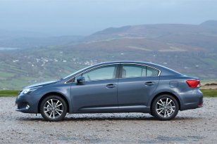 Toyota Avensis 2009 - 2015