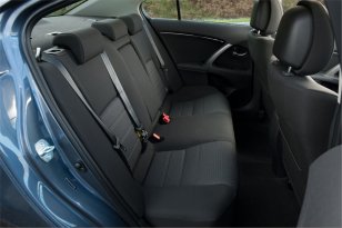 Toyota Avensis 2009 - 2015