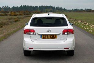 Toyota Avensis 2009 - 2015