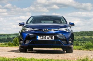 Toyota Avensis 2015