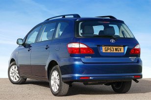 Toyota Avensis Verso 2001 - 2006