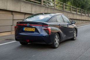 Toyota Mirai FCV 2015
