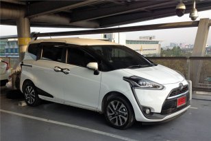 Toyota Sienta 2015