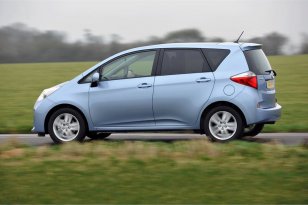 Toyota Verso S 2011 - 2013