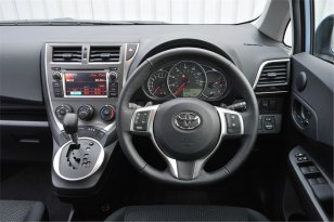 Toyota Verso S 2011 - 2013