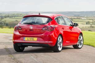 Vauxhall Astra J 2009 - 2015