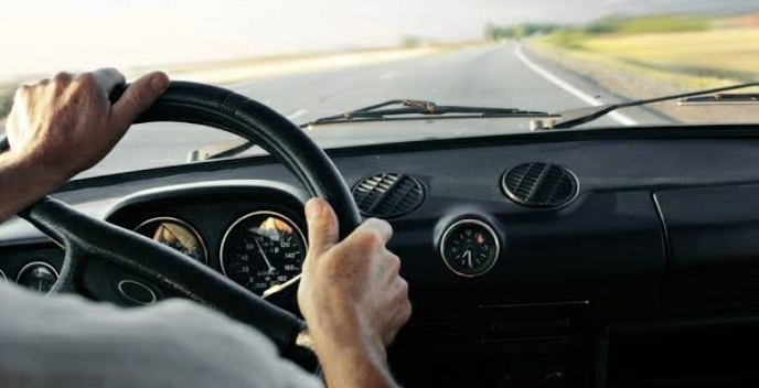 Araç ve motor ehliyeti olan şoför aranıyor