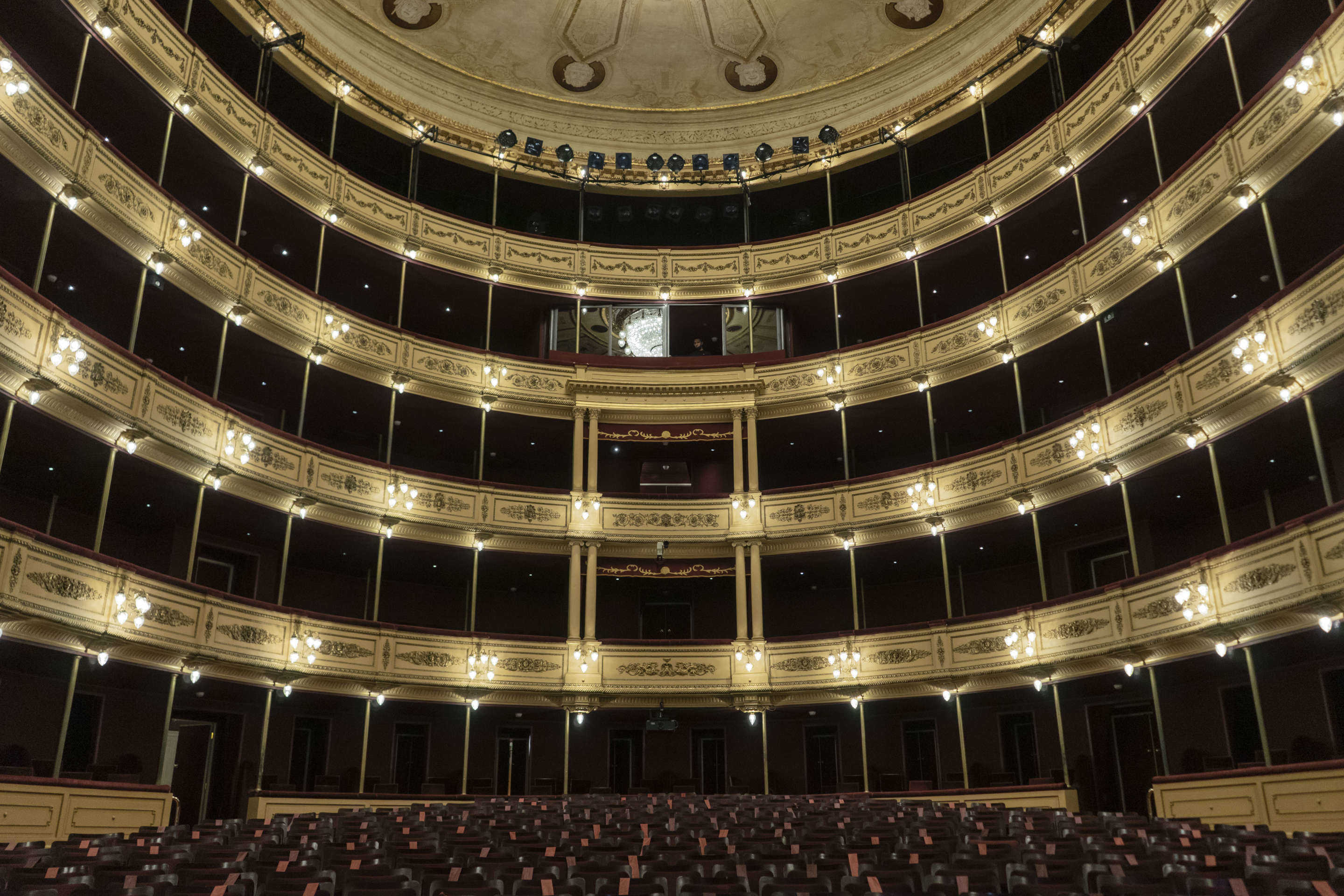 Montevideo - Maria Duenas, Gregory Ahss