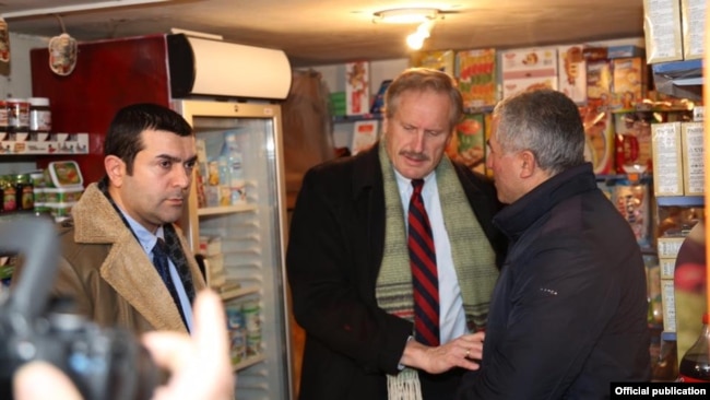 Robert Sekuta və köçkün iş adamı Tofiq Cəbrayılov