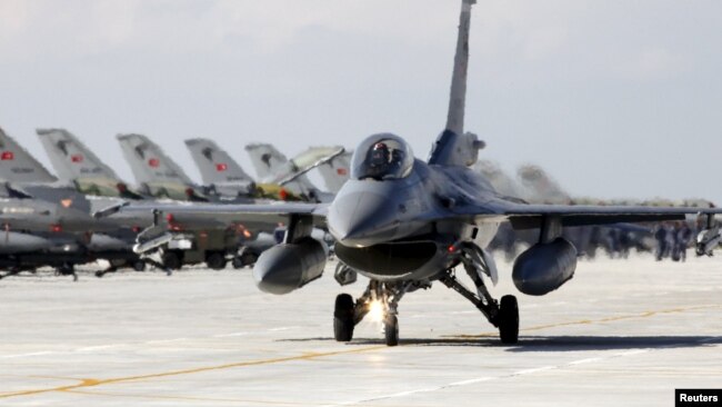 Türkiyədə F-16 təyyarələrinin pilotları çatışmır