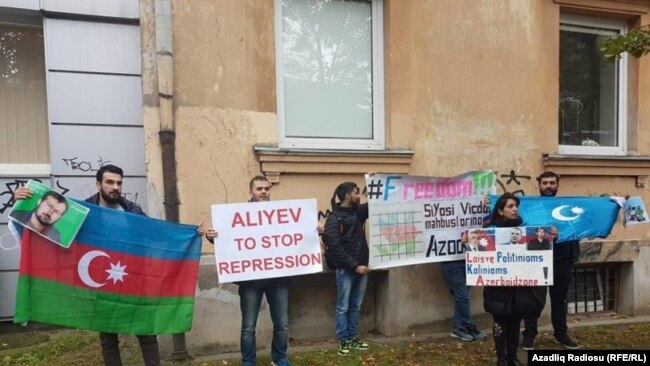 Litvada etiraz aksiyası