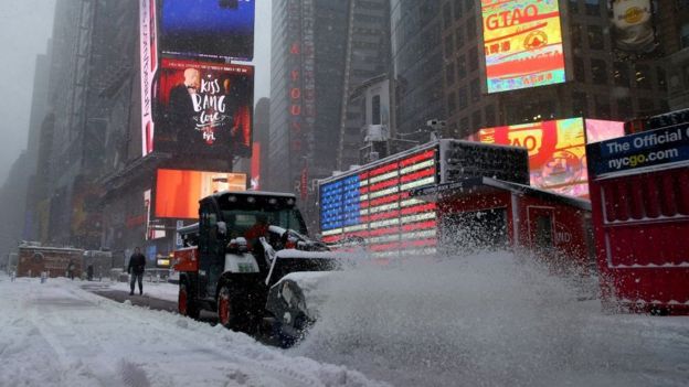 Manhattan-da artıq qar təmizləmə texnikası işə başlayıb
