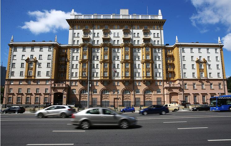 ABŞ Rusiyada qeyri-immiqrasiya vizalarının verilməsini dayandırır