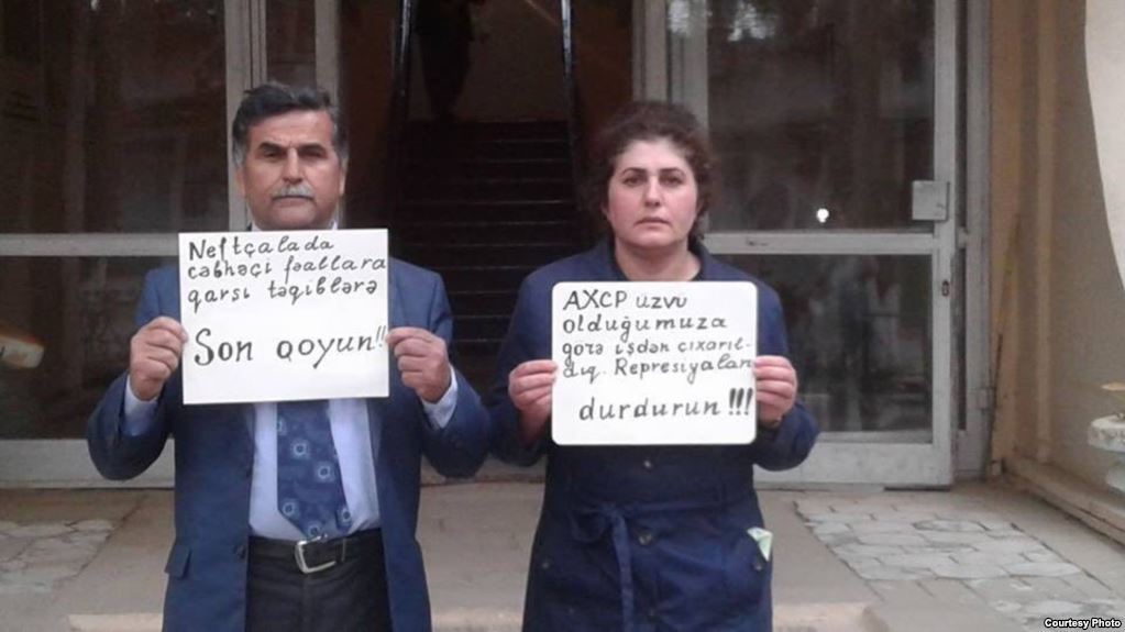 İşdən çıxarılan cəbhəçi müəllimlərin işə bərpası üçün məhkəmə qərar verdi